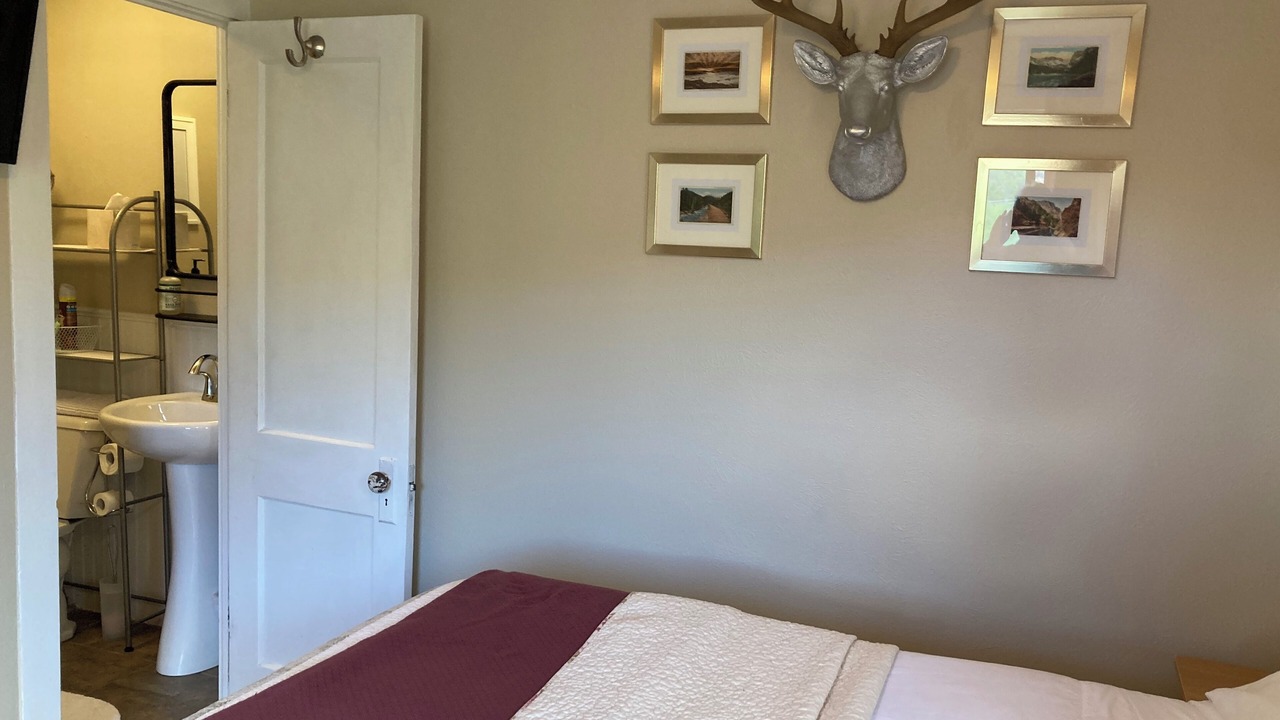 Photo of Bathroom in Manitou Springs Historic District