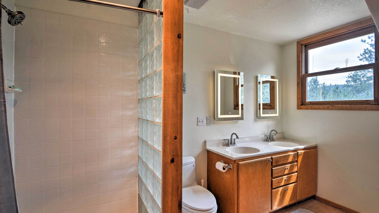 Photo of Bathroom in Lyons