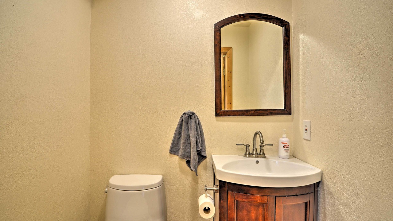 Photo of Bathroom in Lyons