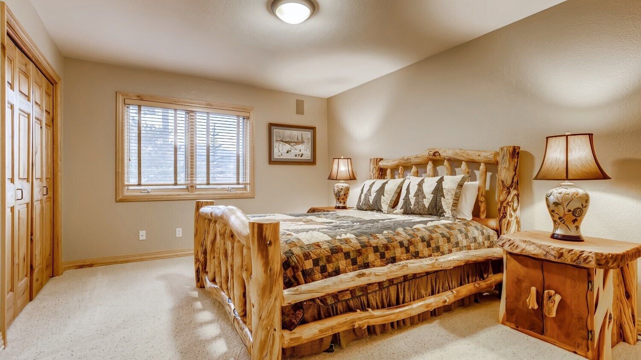 Photo of Bedroom in Three Peaks