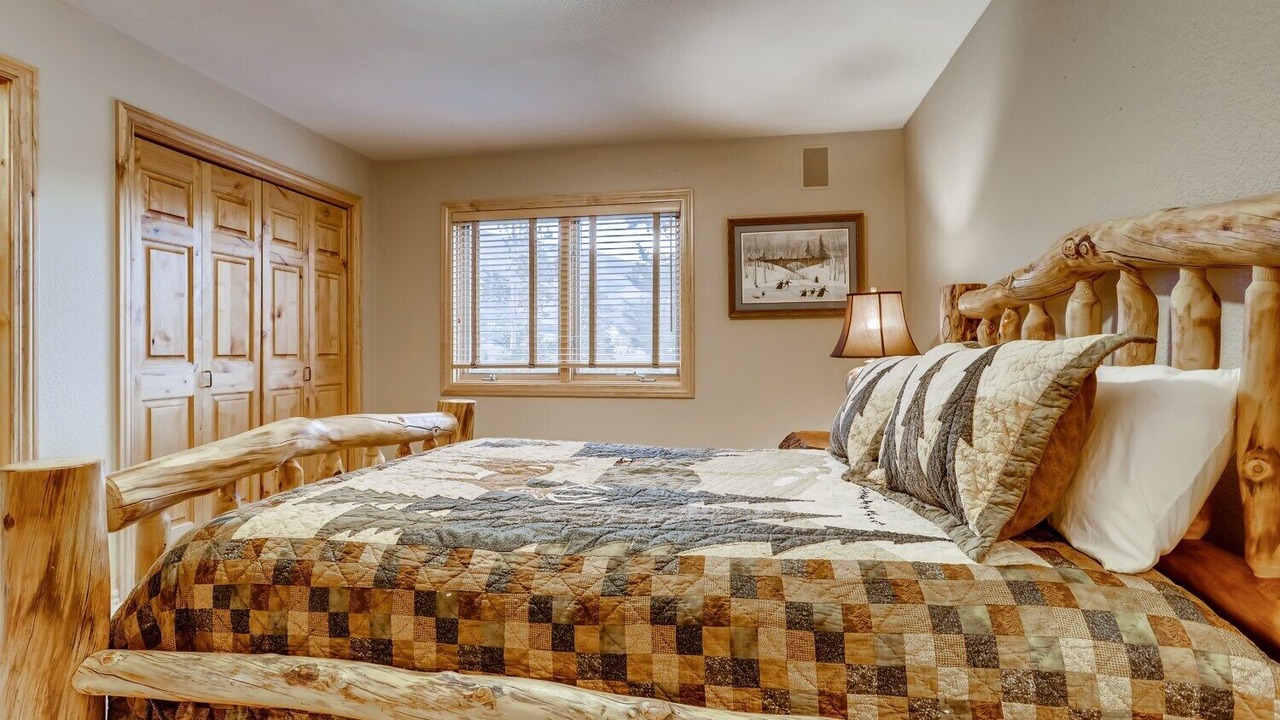 Photo of Bedroom in Three Peaks