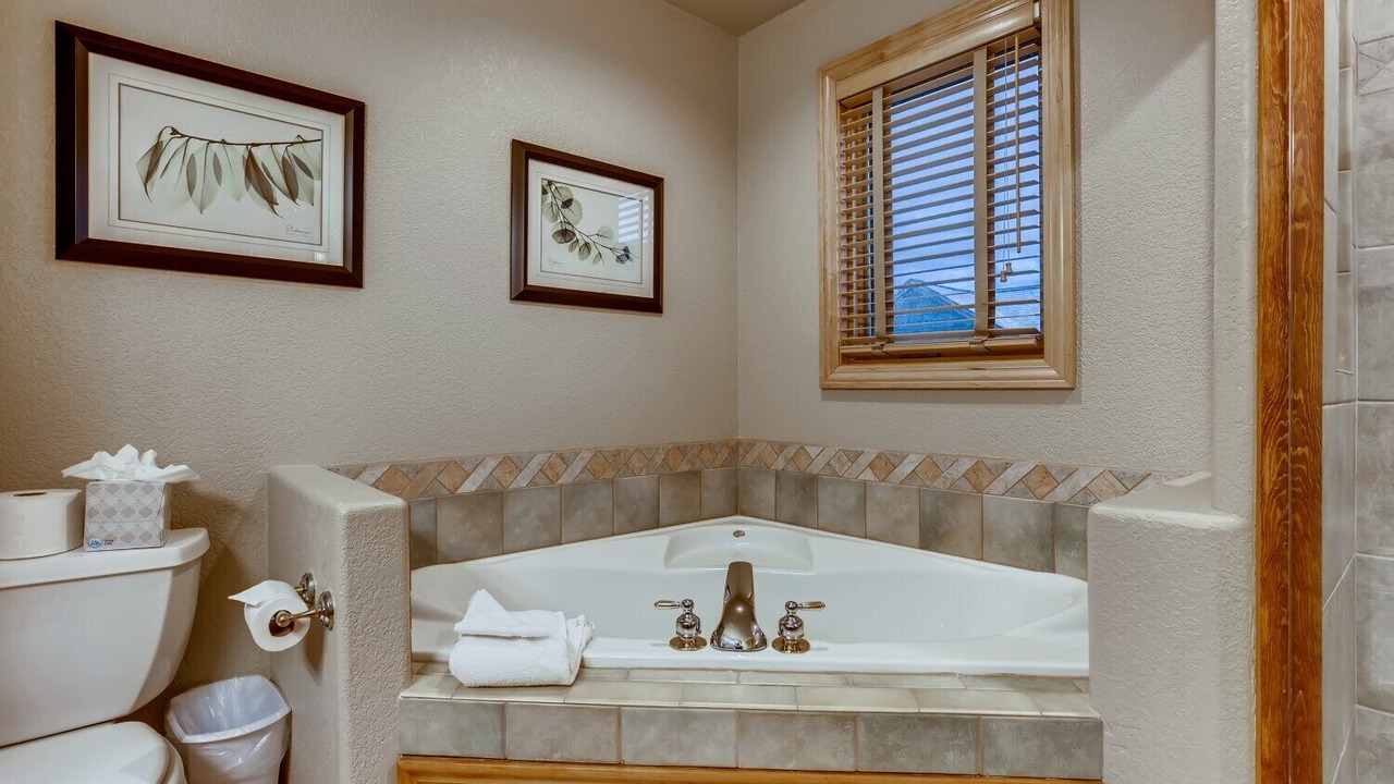 Photo of Bathroom in Three Peaks