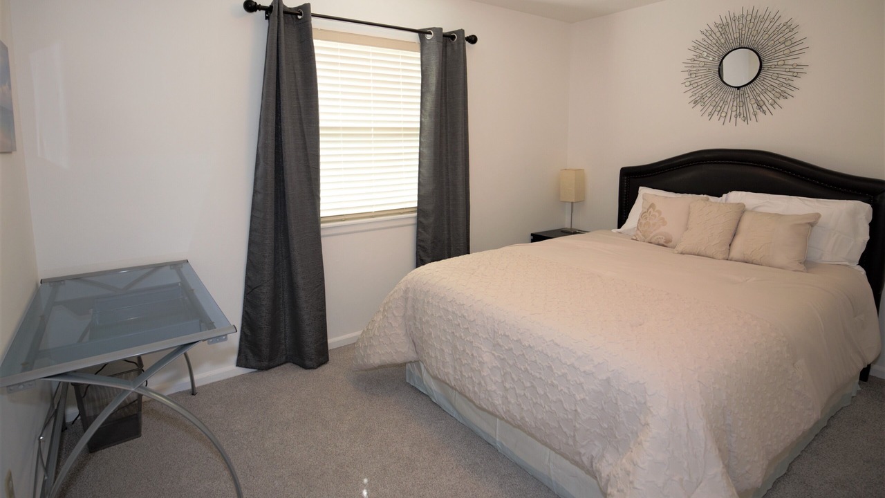 Photo of Bedroom in Aurora