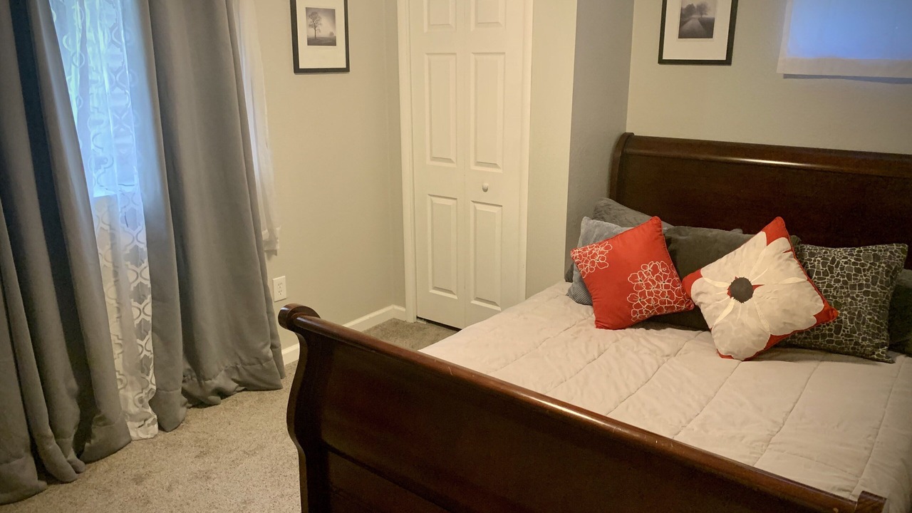 Photo of Bedroom in Jewell Heights - Hoffman Heights