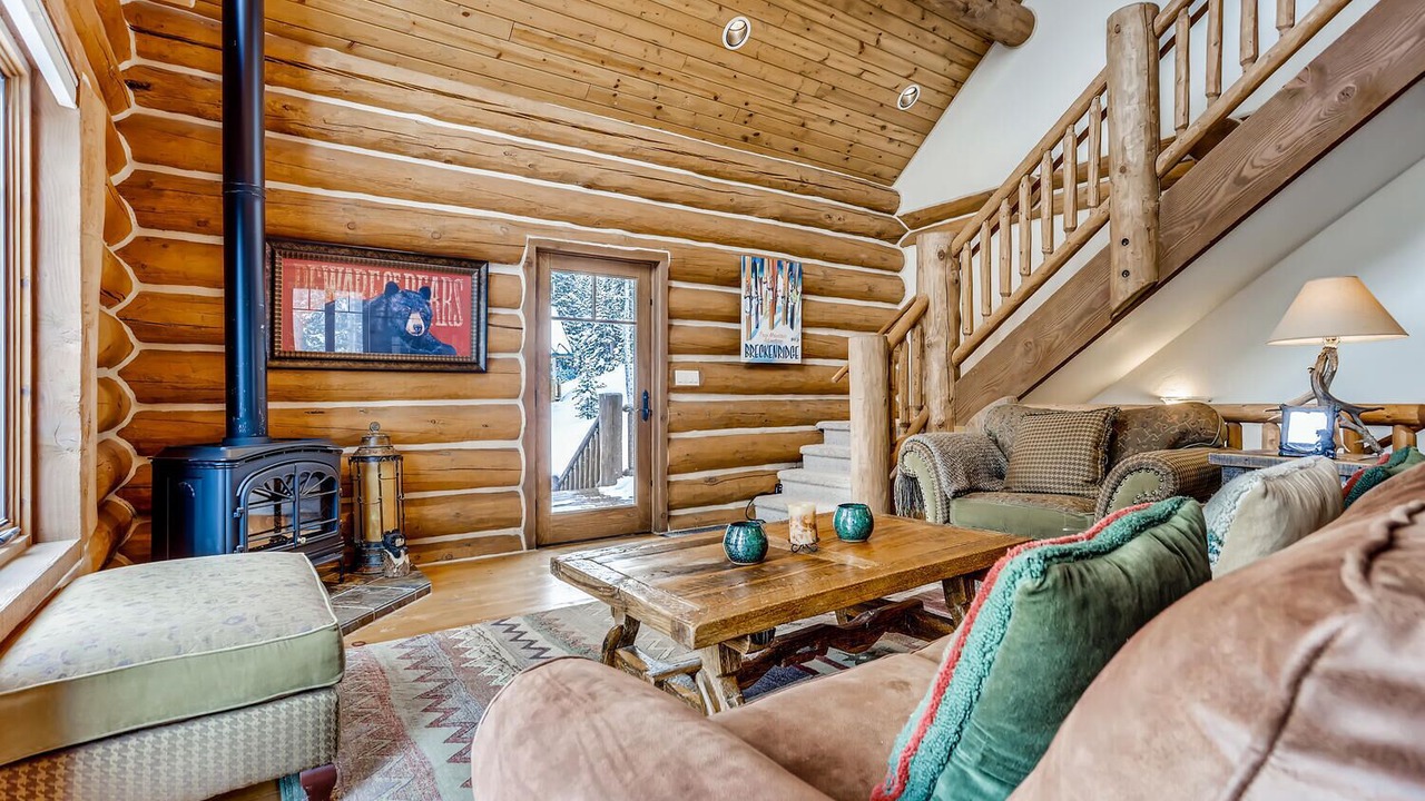 Photo of Livingroom in Quandary Village