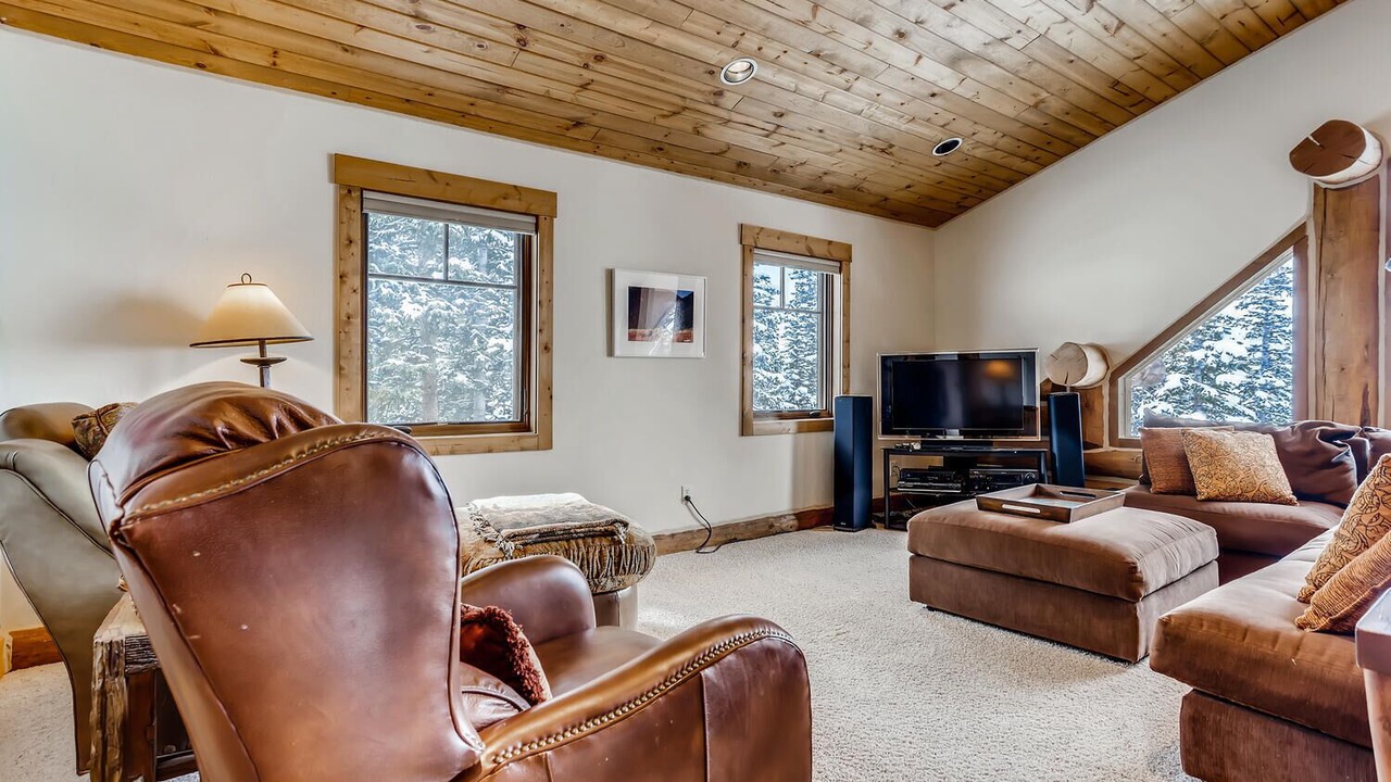 Photo of Livingroom in Quandary Village