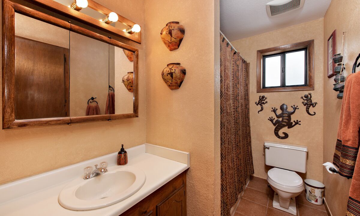 Photo of Bathroom in Rifle