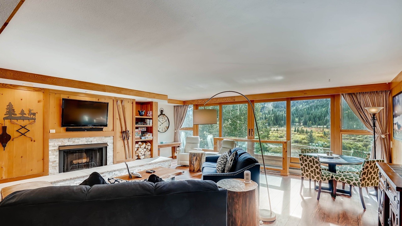 Photo of Bedroom in Lakeside Village