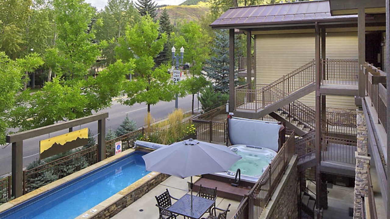 Photo of Outdoor in West End