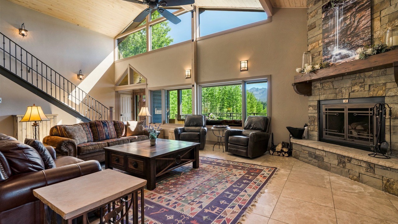 Photo of Livingroom in Purgatory