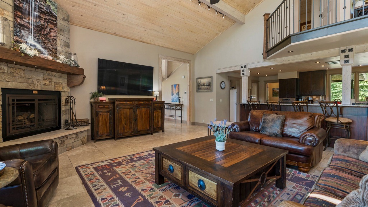 Photo of Livingroom in Purgatory
