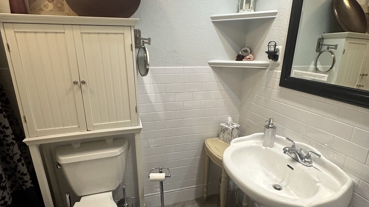 Photo of Bathroom in Baker