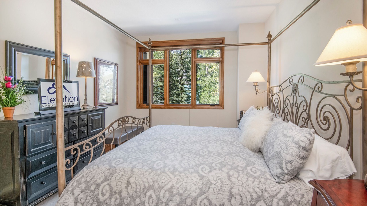 Photo of Bedroom in Highlands Townhomes