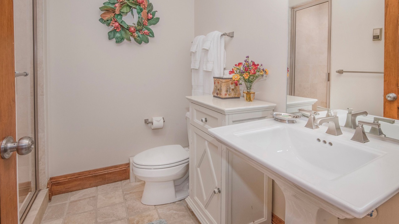 Photo of Bathroom in Highlands Townhomes