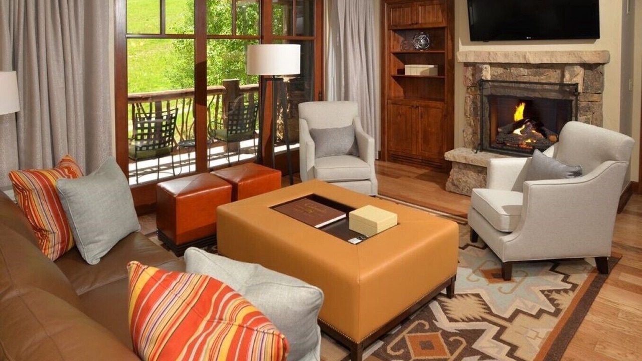 Photo of Livingroom in Avon