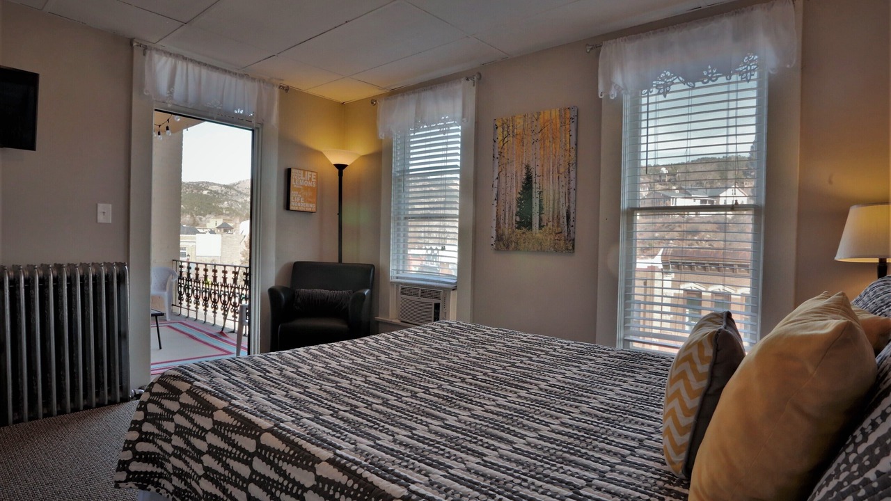 Photo of Bedroom in Manitou Springs