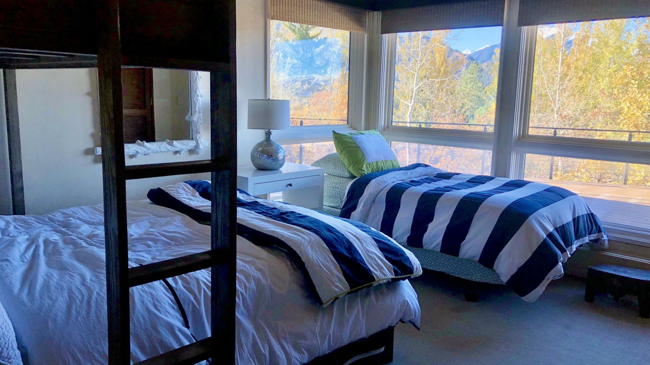 Photo of Bedroom in Red Mountain