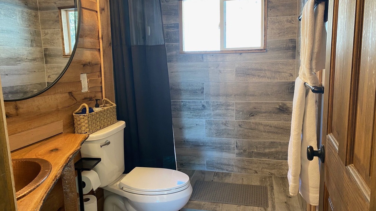 Photo of Bathroom in Black Hawk