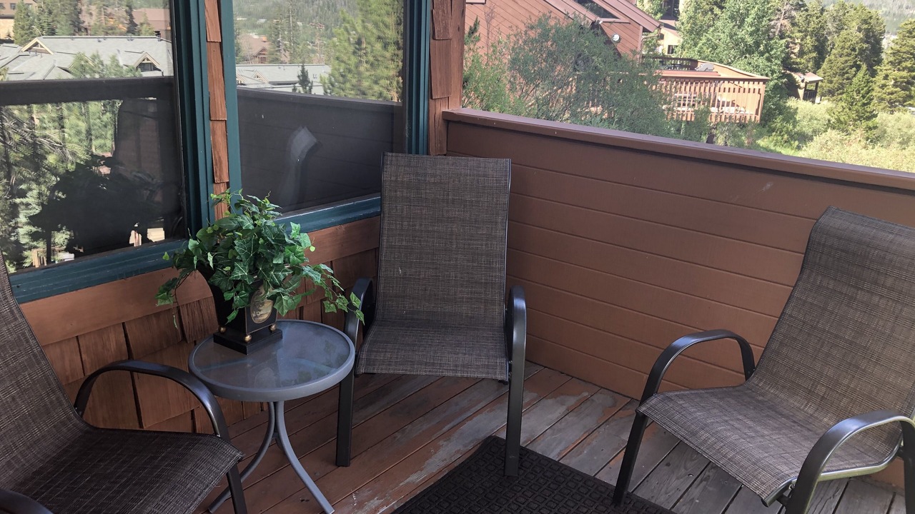 Photo of Outdoor in Four O'Clock