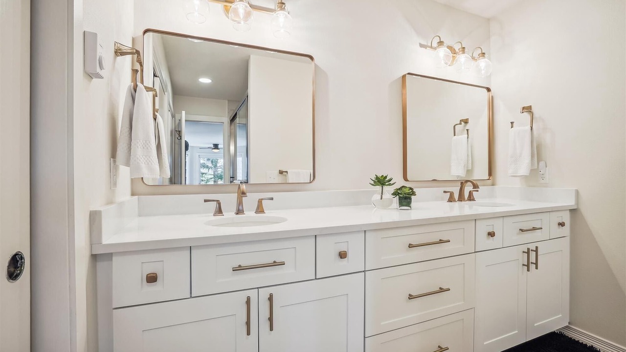 Photo of Bathroom in Corinthian Hills