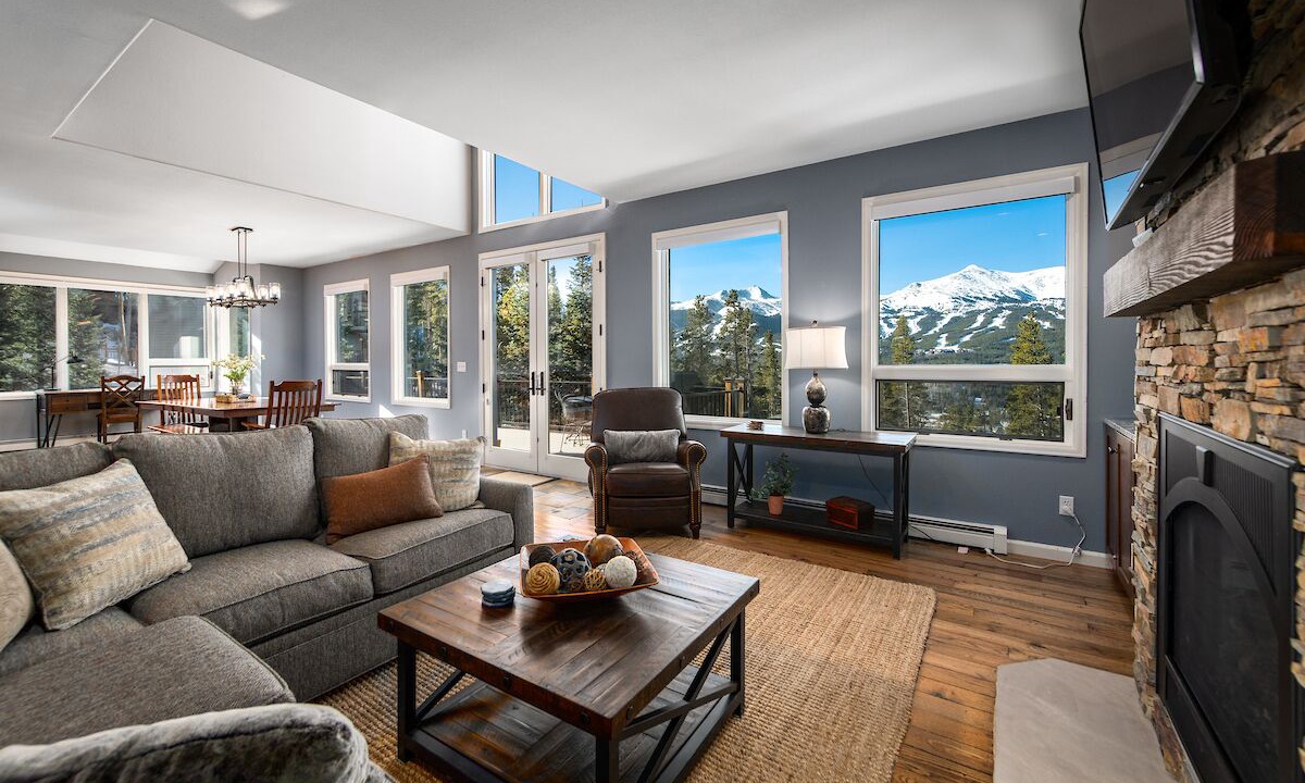 Photo of Livingroom in Forest Hills