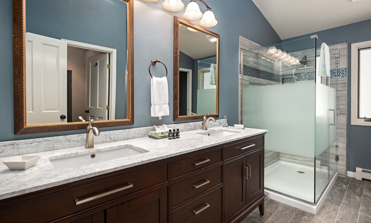 Photo of Bathroom in Forest Hills