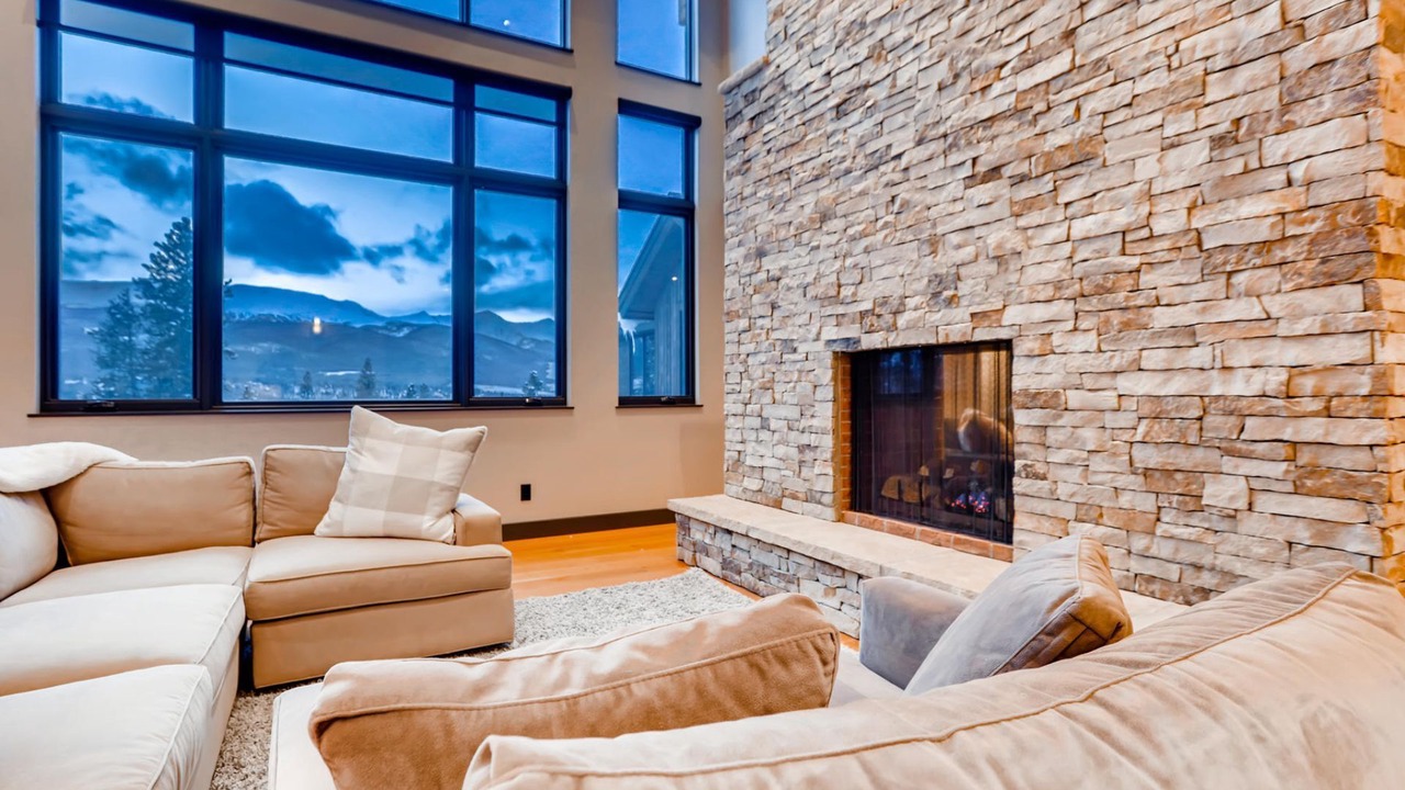 Photo of Livingroom in Forest Hills
