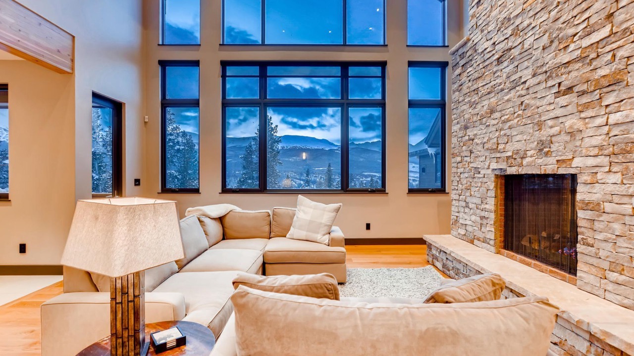 Photo of Livingroom in Forest Hills