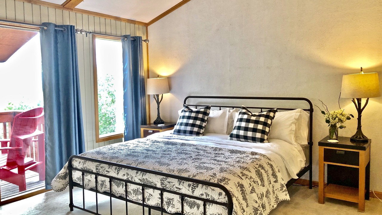 Photo of Bedroom in Oak Creek