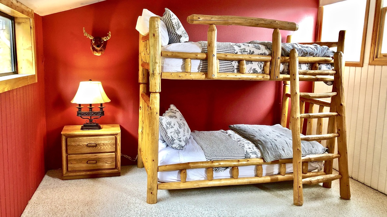 Photo of Bedroom in Oak Creek