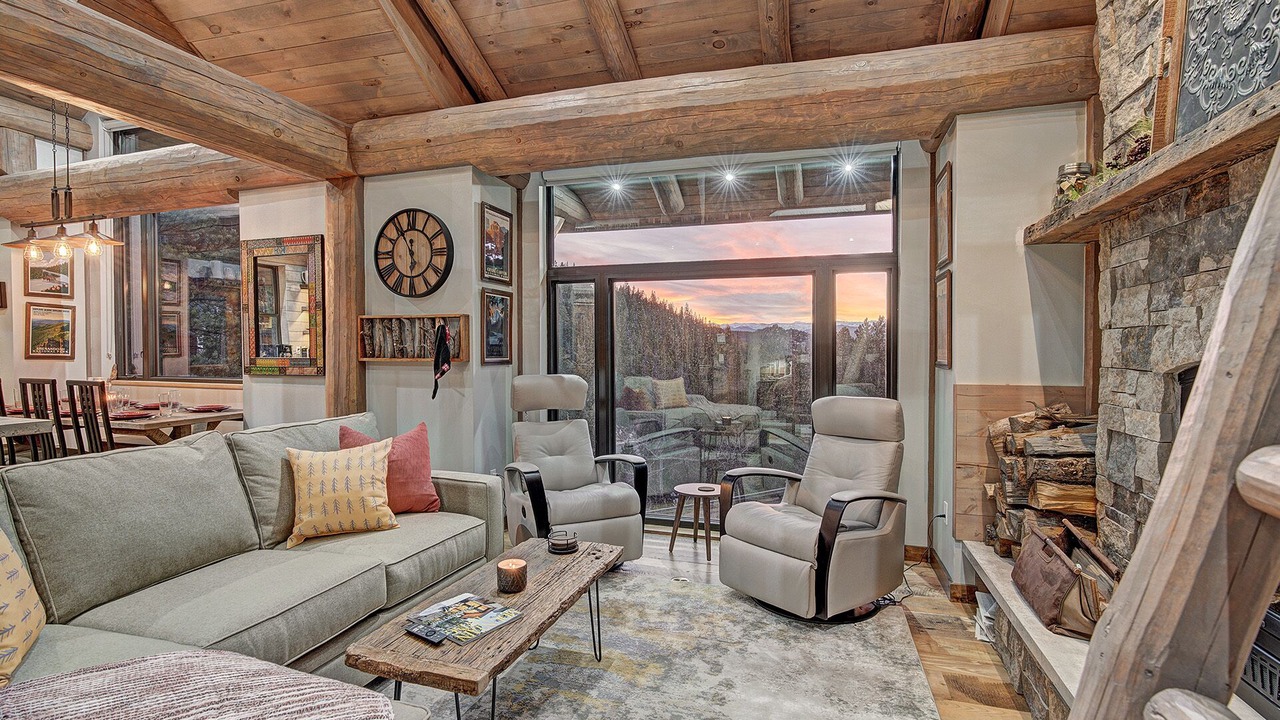 Photo of Livingroom in Coal Creek