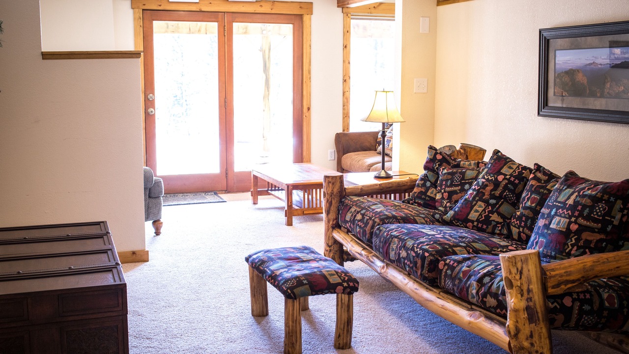 Photo of Livingroom in Divide
