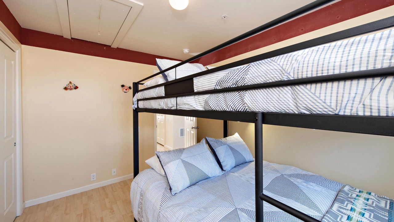 Photo of Bedroom in Basalt