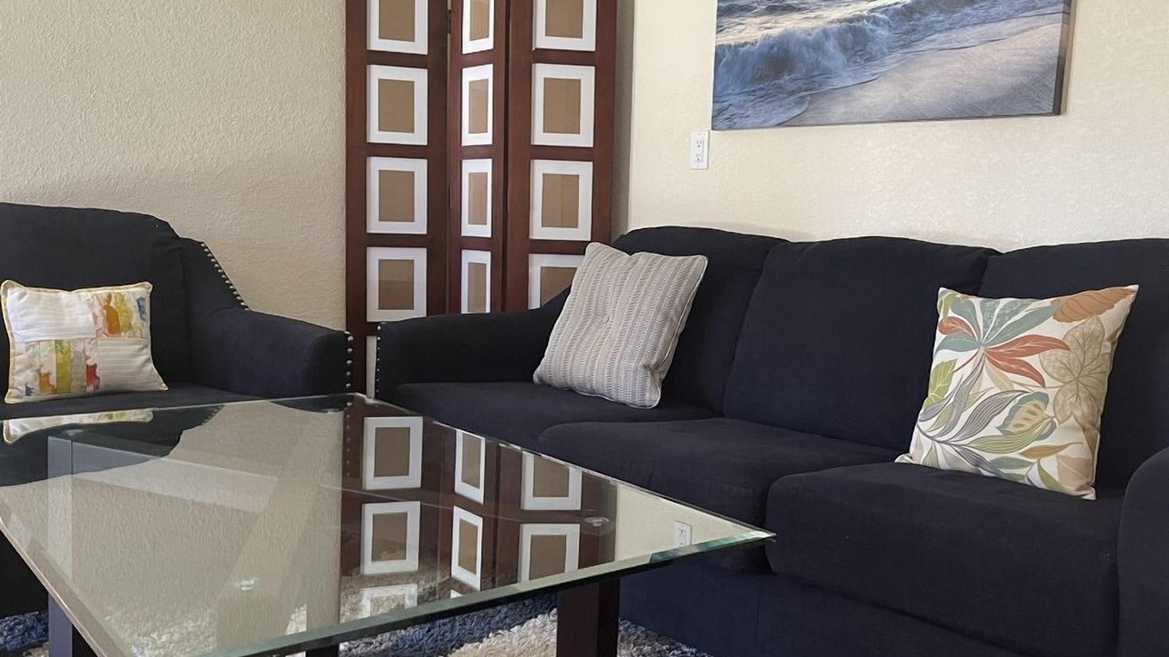Photo of Livingroom in Aurora