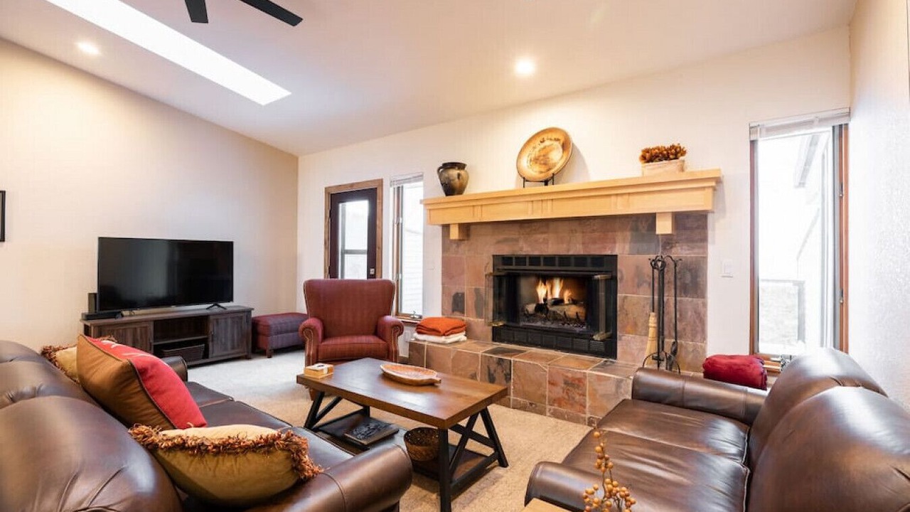 Photo of Livingroom in Intermountain