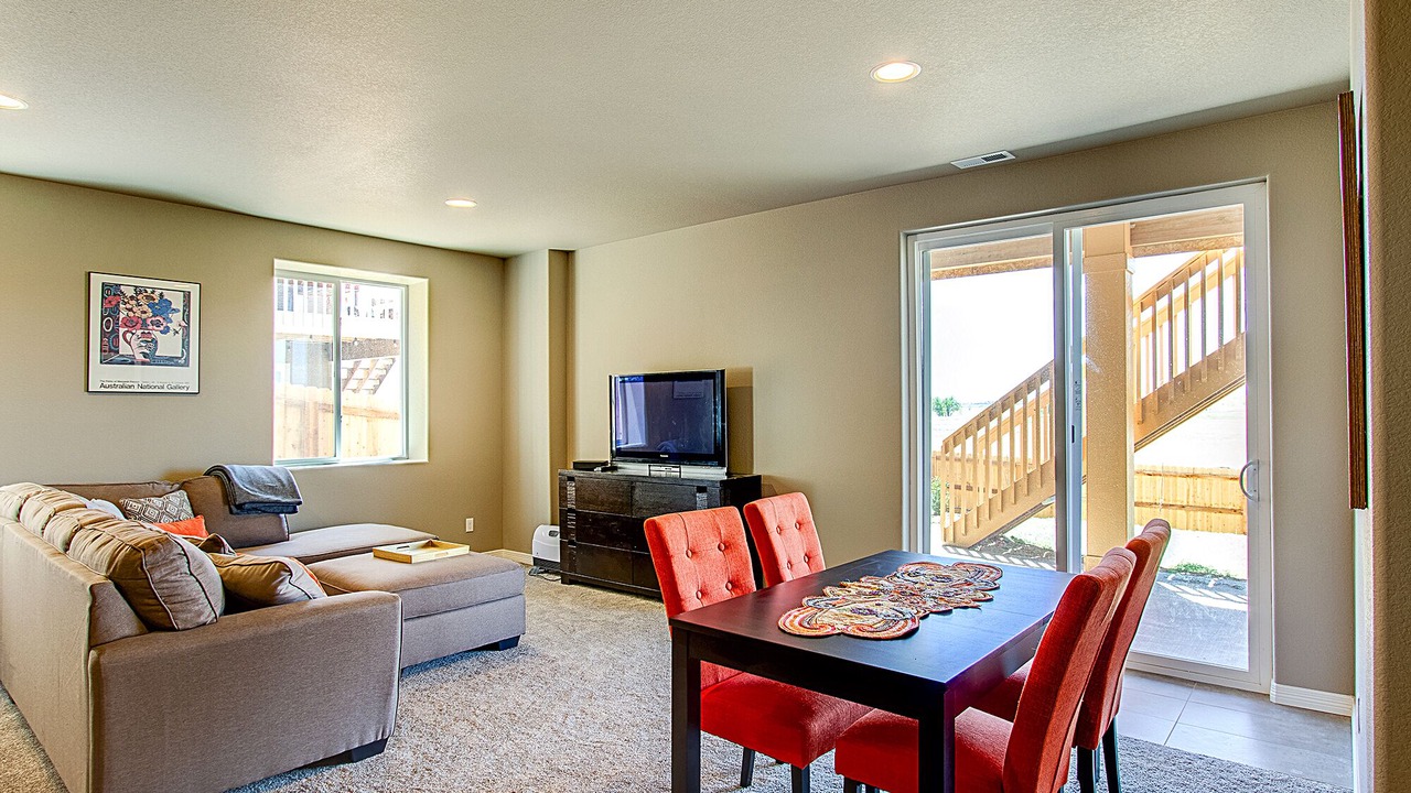 Photo of Livingroom in Security-Widefield