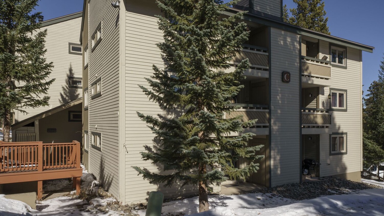 Photo of Outdoor in Peak 8