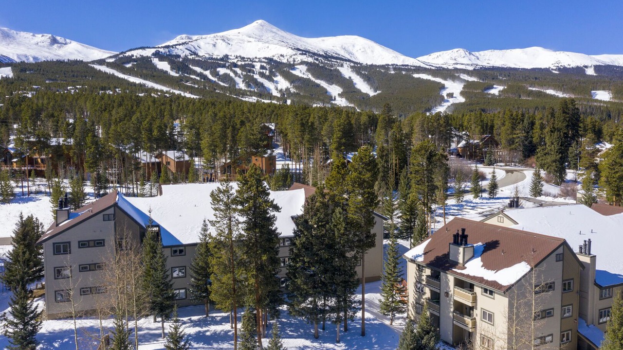 Photo of Outdoor in Peak 8