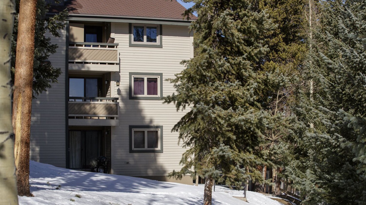 Photo of Outdoor in Peak 8