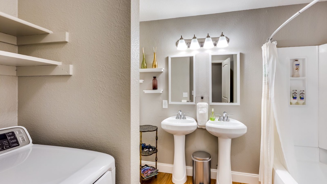 Photo of Bathroom in Martinez Park