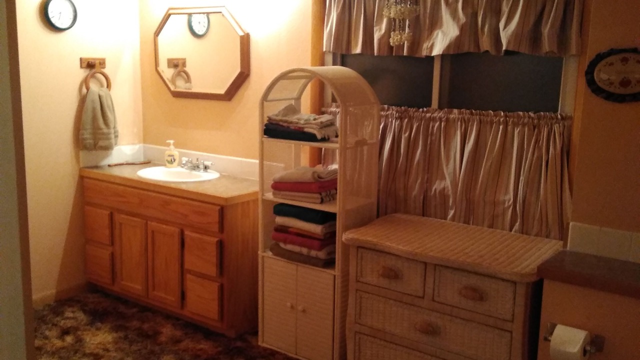 Photo of Bathroom in University Acres