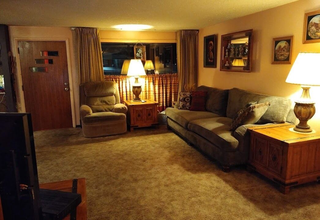 Photo of Livingroom in University Acres