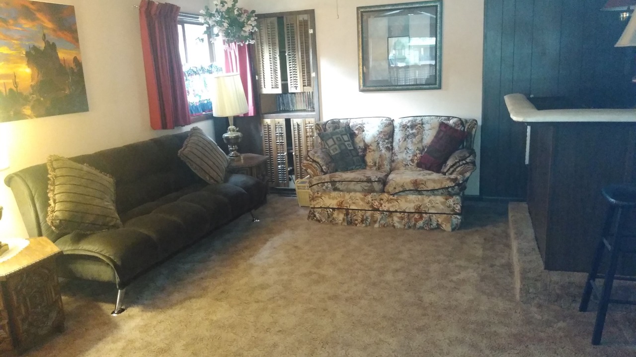 Photo of Livingroom in University Acres