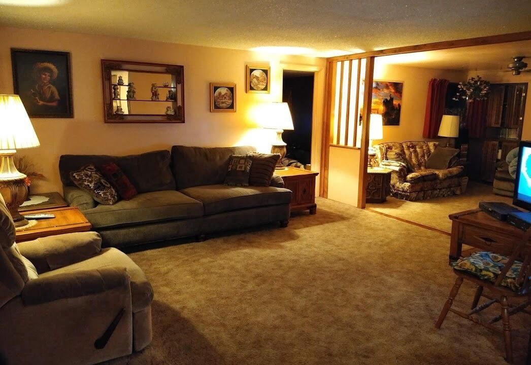 Photo of Livingroom in University Acres