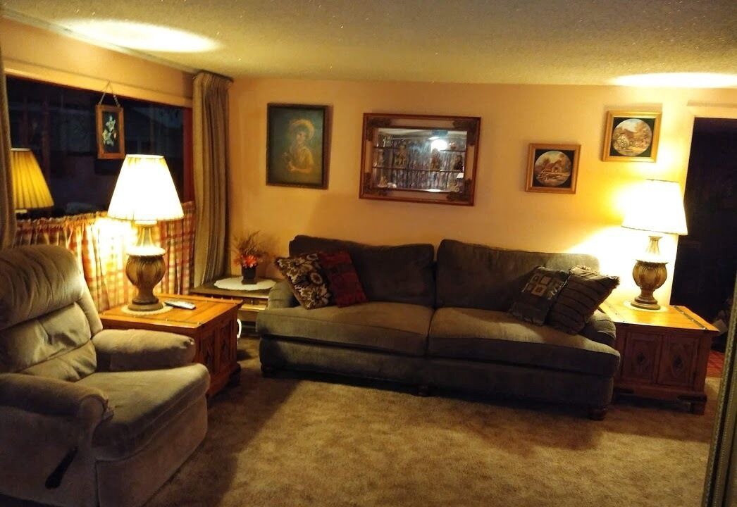 Photo of Livingroom in University Acres