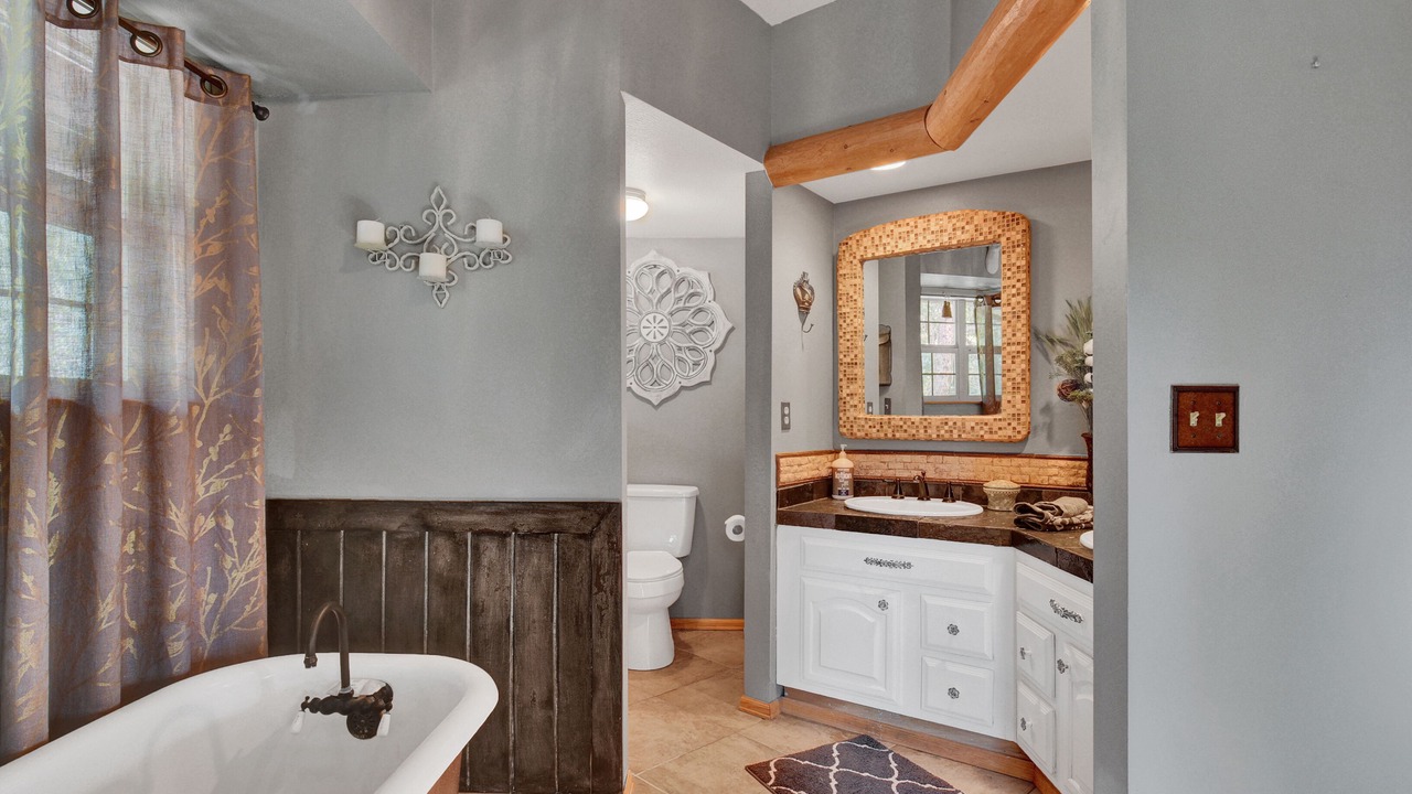 Photo of Bathroom in Woodland Park