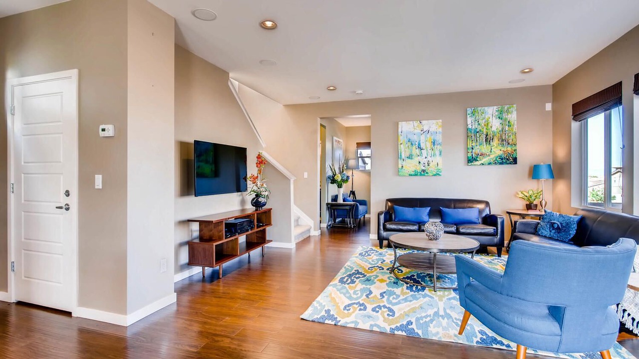 Photo of Livingroom in Northridge