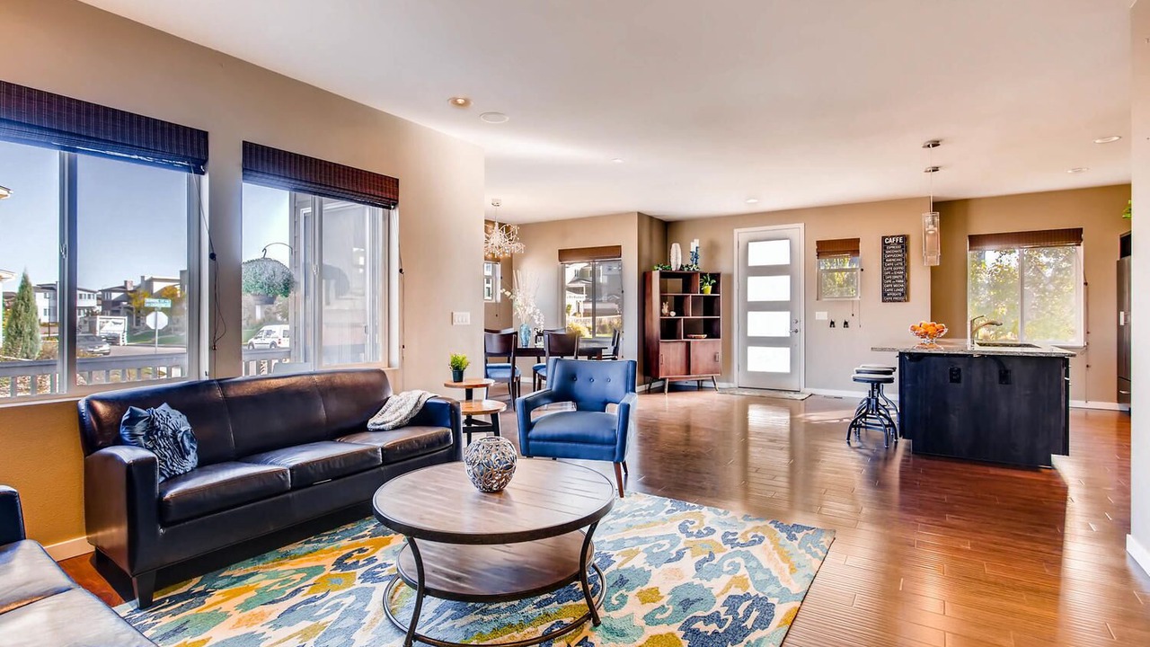 Photo of Livingroom in Northridge