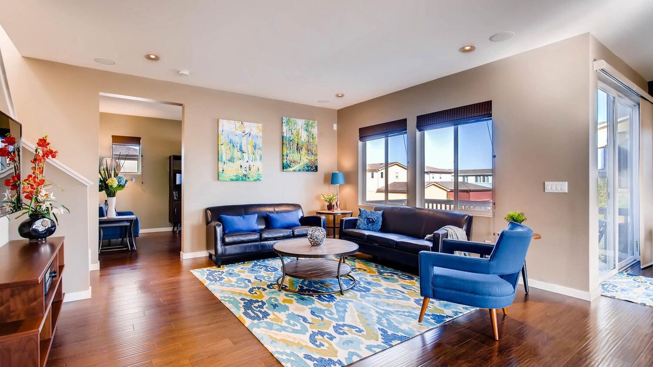 Photo of Livingroom in Northridge