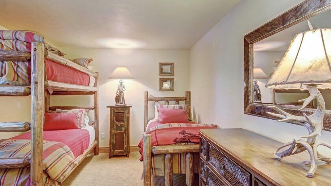 Photo of Bedroom in Edwards